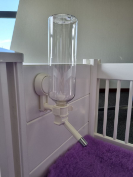 Welpentrinkflasche - 1 Liter - für Wurfkiste - mit Saugnapf