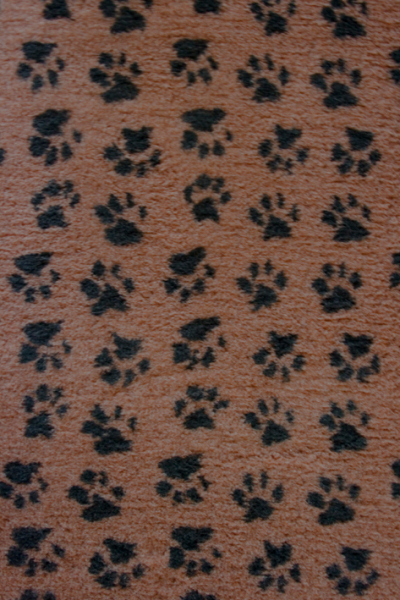 Hundematte Pet Isofloor SX - rutschfest - Pfotendesign braun-schwarz - div. Größen